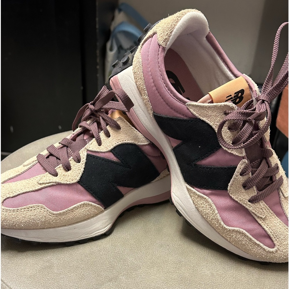 New Balance 327